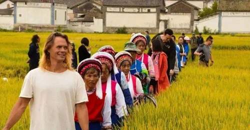 中国人看腻的农村老家，成了外国人“朝圣地”