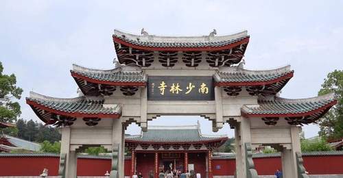 全国各大寺院陷入倒闭潮,并非缺顾客,而是自己把自己搞垮了