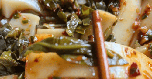 发酵酸水调配汤底,解锁地道云南消暑小吃