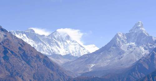 独自踏上短途远行之路,途经山林湖海各色景致,不追赶行程不奔赴打卡,随心漫步享受松弛旅途
