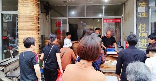 原创浙江省这个城市的南方人,竟然顿顿离不开馒头,北方游客都看懵了