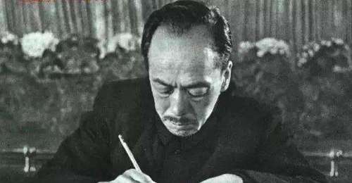 从康生及其家人的人生轨迹反观：背离初心者终将遭历史审视 坚守正道方得民心