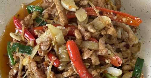 参与多元烹饪活动,体验子姜肉丝酸辣脆嫩的下饭好味