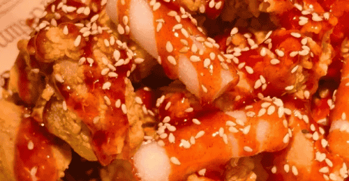 来亲手做甜辣炸鸡年糕 解锁日常小聚的治愈美味体验