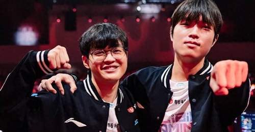 BLG3比2击败T1,韩国导播多次给丹尼BP板镜头,战术都被泄露了