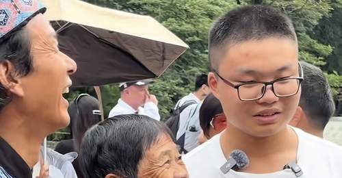 湘乡少年携奶奶圆梦张家界,治愈系导游阿见暖心相伴:一定要走出去,心境和格局才会大
