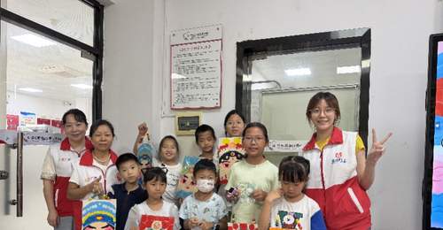 巧手绘脸谱 童心赏国粹,李松蓢社区开展少年非遗手作课堂