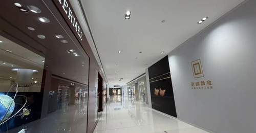金价暴跌65%,排队盛况不再,老铺黄金的“东方硬奢梦”还能撑多久?