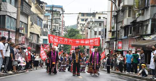 贵州凯里金井村“六月六”民俗庆典:载歌载舞庆佳节,乡风文明新面貌