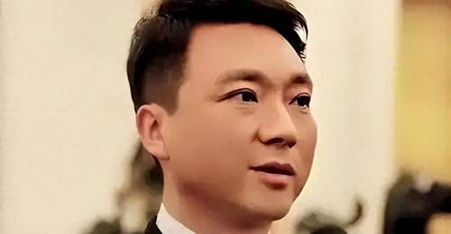 总台播音体系新动态曝光 康辉转向幕后传经验、李梓萌休整蓄力引关注