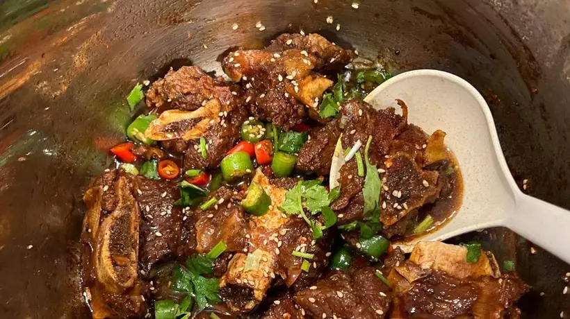 这才是牛仔骨的天花板做法,咸香入味口感丰富,太过瘾了