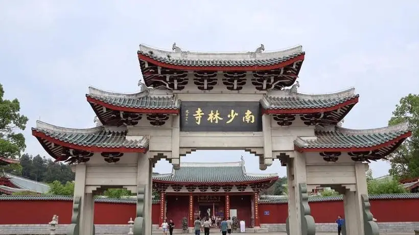 全国各大寺院陷入倒闭潮,并非缺顾客,而是自己把自己搞垮了