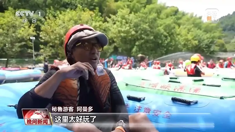 海内外游客齐聚长城脚下、峡谷溪边 解锁多元夏日清凉体验与互动乐趣