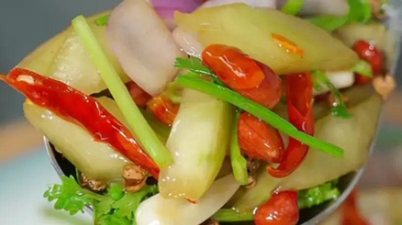 参与夏日小食制作！几块钱成本的炝拌西瓜皮，腌渍炝汁的小诀窍快学起来