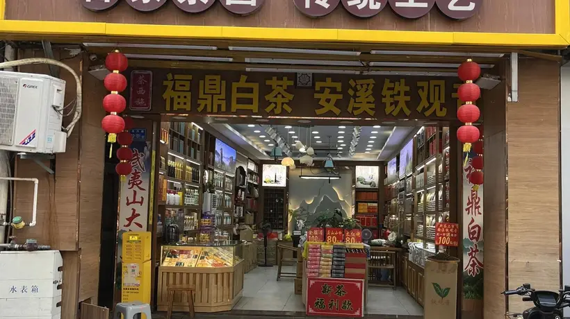 奶茶店天天排队却关门,冷清小店月抵 3 家奶茶,老板靠啥赚钱?