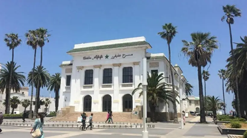 非洲唯一几乎没黑人的国家,一夫多妻,美女众多,还对中国免签!