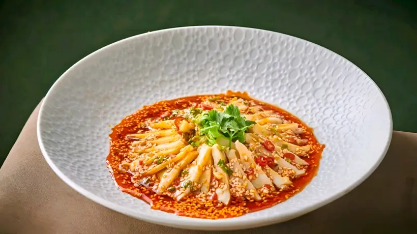 参与多元鲍鱼菜品制作体验 感受捞汁与蒸制带来的鲜香味