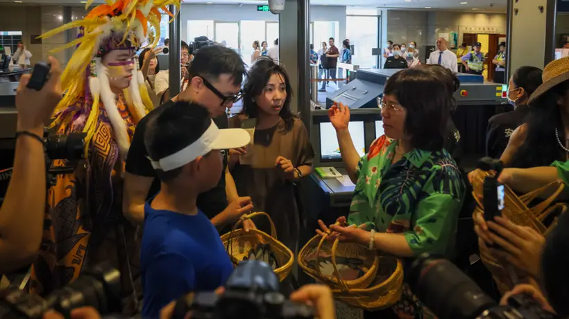 上海博物馆邀观众亲手掰玉米 市中心“都市玉米地”里解锁别样丰收乐趣
