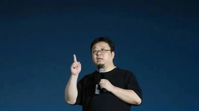 罗永浩吐槽电视行业13年无作为 亲测老人换两次电视仍用不顺引发网友共鸣