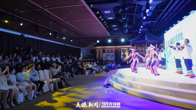 豫园山海市集邀你体验：来上海逛贵州多元生活，邂逅牙舟陶野奢民宿与潮玩风味