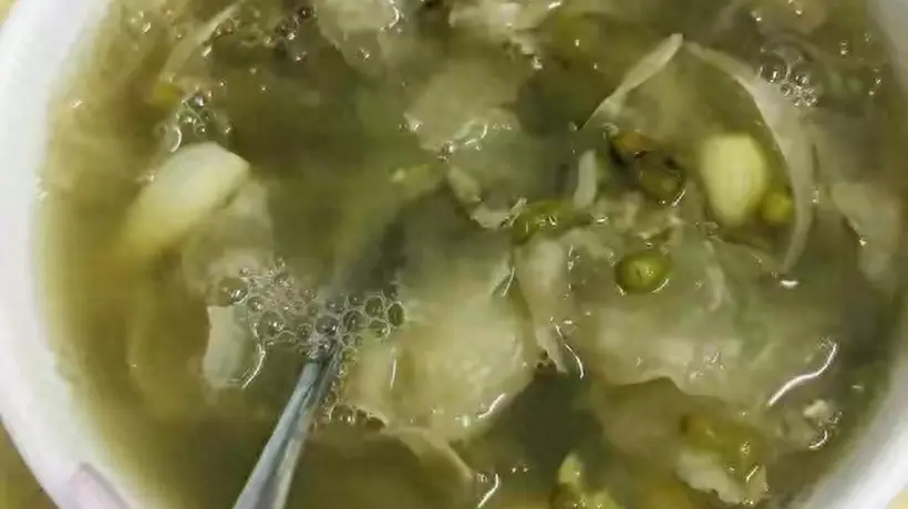 八月清凉甜汤粥品上新 多元应季食材伴你清解暑湿享清爽口感