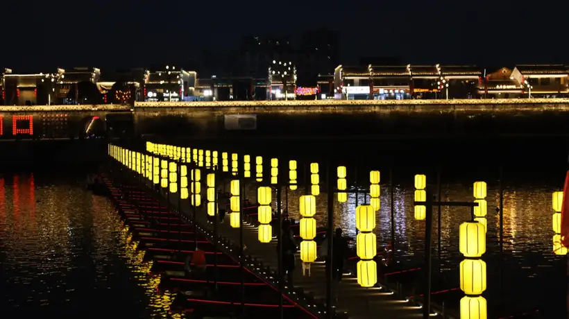 夜游江西!在景德镇陶溪川听瓷乐、河口古埠尝清补凉、葛仙村提灯遇神仙,赴一场跨千年的烟火奇境