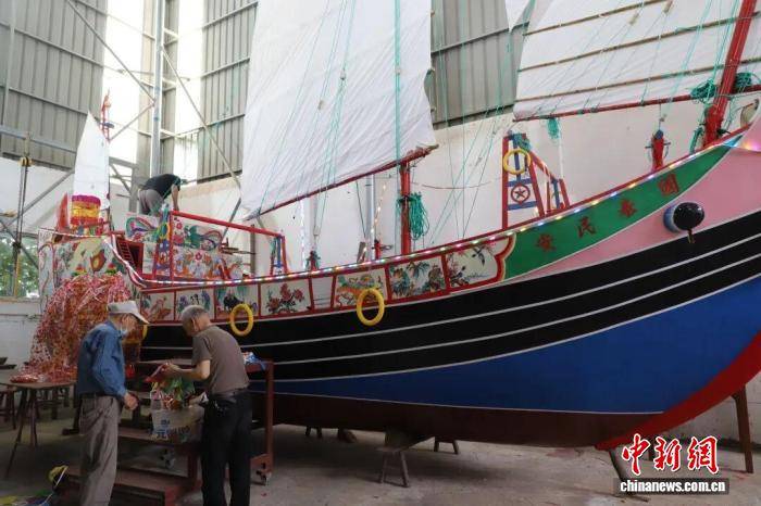 银发匠心守非遗 浙江台州葭沚“大暑船”薪火代代传