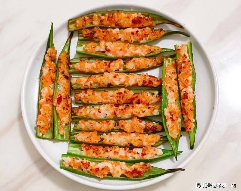 三伏天不要太节俭，建议：中老年多吃几种高蛋白食物，精神过苦夏
