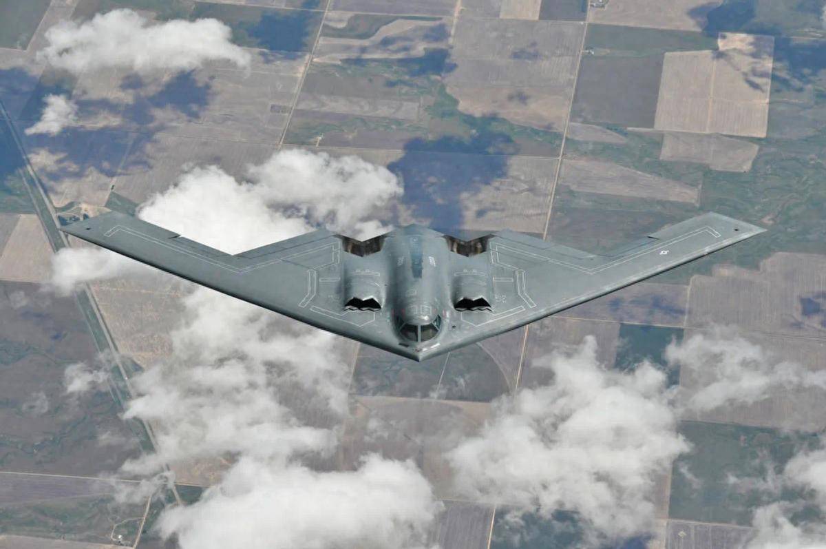中国海军新的威胁：B-2轰炸机展示反舰能力，055或招架不住