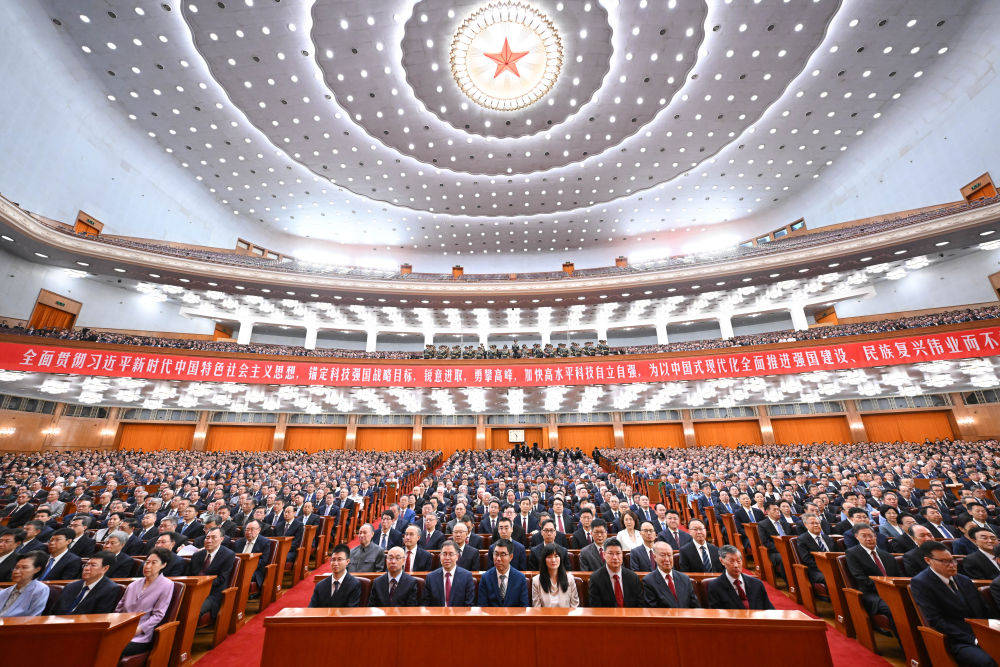 勇攀高峰，向着科技强国目标坚定迈进