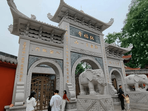 贵阳著名的寺庙都有哪些，贵阳的十大寺庙排行榜都有哪些