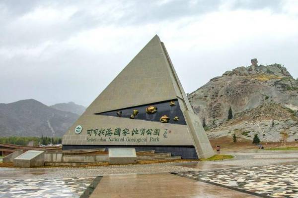 西北之北的阿尔泰山：喀纳斯、禾木、五彩滩、可可托海四季玩法与旅行全攻略