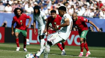 世界杯-姆巴佩造点+失点 射门比13-1法国半场0-0摩洛哥