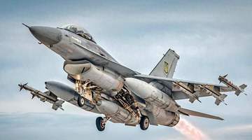 F-16在乌上空击落俄苏-35S 凯恩将军听证确认这场空战引全球军事界热议