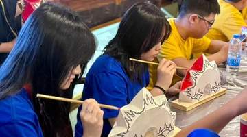 23国华裔青少年走进浙江浦江:上手试试才能不虚此行