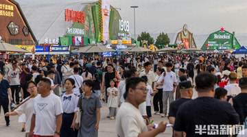 多彩啤酒城,周末人气旺