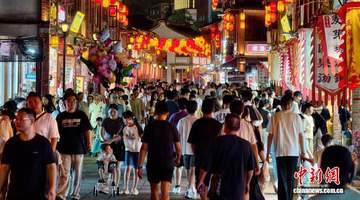 福建漳州古城暑期游客众多夜生活丰富
