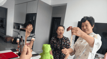 在美国生活的山东大娘刘世会受聘诸城文旅推介官 沉浸式参与活动并立志用作品讲好家乡故事