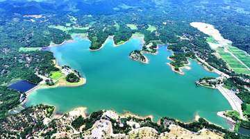 今夏长兴“撒哈拉的海”里,千人戏水玩沙享清凉,这场山野亲水派对太值得参与!