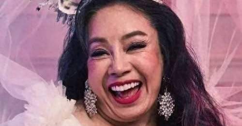 58岁富婆花式征婚!5万鲜肉排队竞聘,21年换14任男友 结局太讽刺