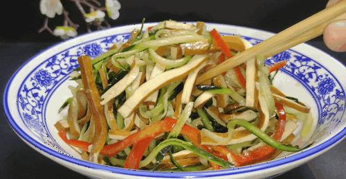 天热适合吃这菜,拌一拌就很好吃!两种食材满口清香脆嫩、上桌就是抢手菜,好吃好做全家都喜欢
