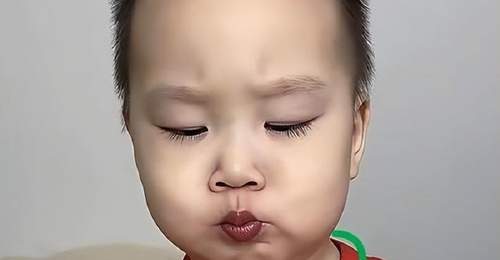 500万粉吃播萌娃塌房，6年不长个子，大口干饭背后全是爹妈的算计