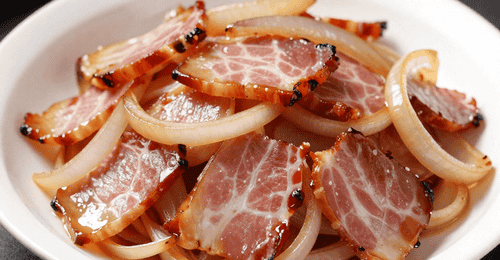 腊肉炒洋葱:一场风味交融的味觉盛宴