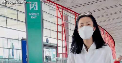 刘雯不愧是“国际超模”!黑白基础色穿搭又美又飒!顶级时髦好惊艳