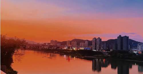 来石泉过夏日!游江泛舟享清凉,追霞拍美照,逛烟火夜市解锁多元体验