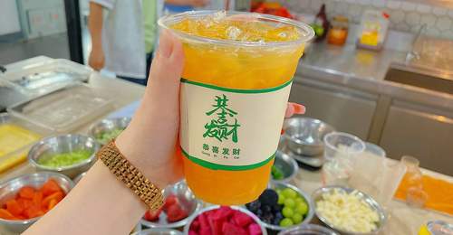 来东莞食为先学摆摊？跟着甜咖恋谭师傅搭好冷热双卖菜单 客流稳涨不淡季