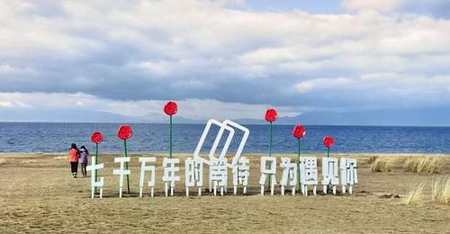 跟着伊犁本地人的四季漫游邀约：从杏花沟策马入花海，到天鹅泉邂逅蓝冰，沉浸式解锁天山多元人文与自然景致