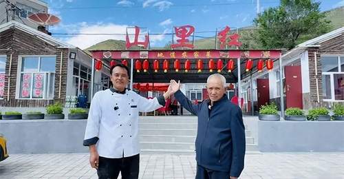 张北草原天路山里红民宿农家院每人仅150包吃包住管三餐!