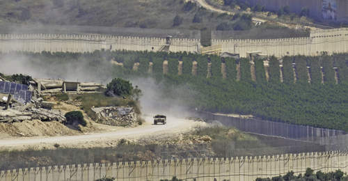美军空袭伊朗目标,伊朗回击美军基地,美伊互相指责违反停火协议