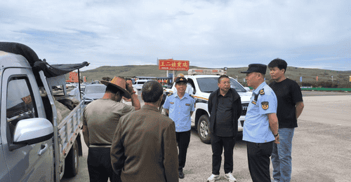 旅游市场整治 | 多部门联合巡查执法,整治熏鸡小镇路域环境